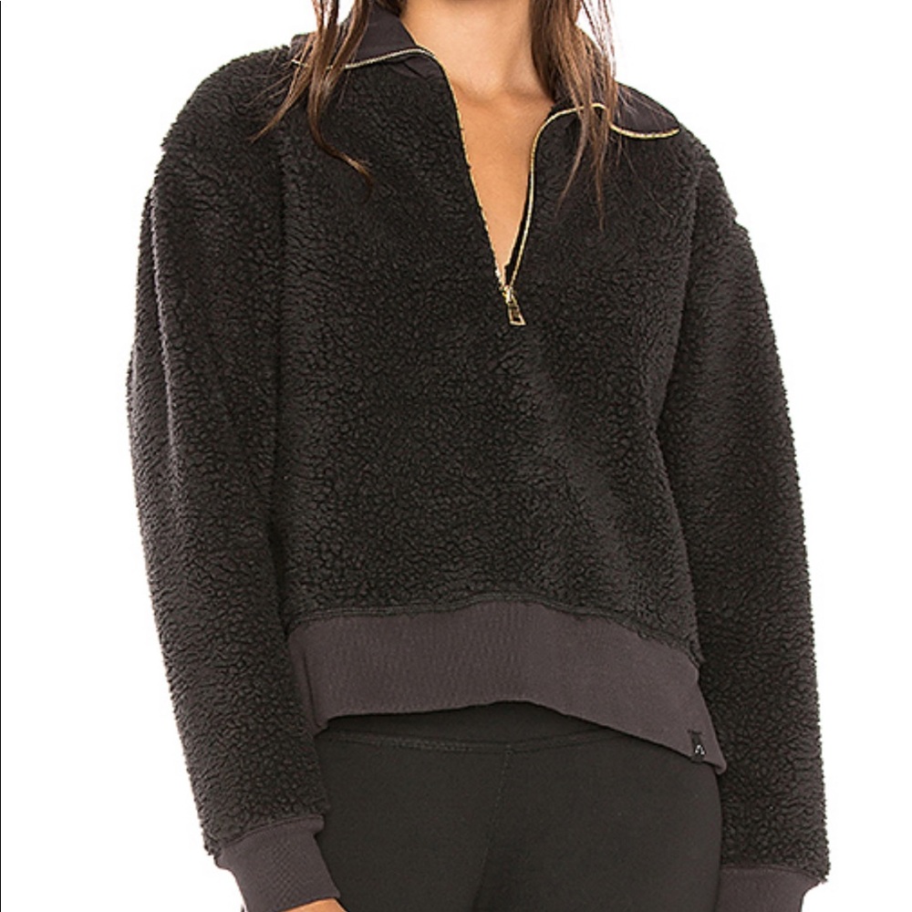 Varley daphne fleece pullover in black